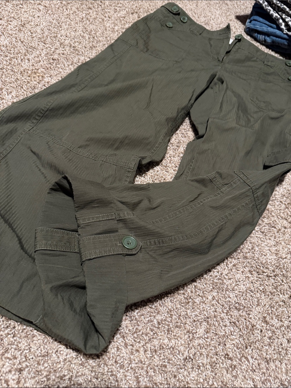 Jones New York Sport convertible-leg adjustable-waist dark olive green pants 10